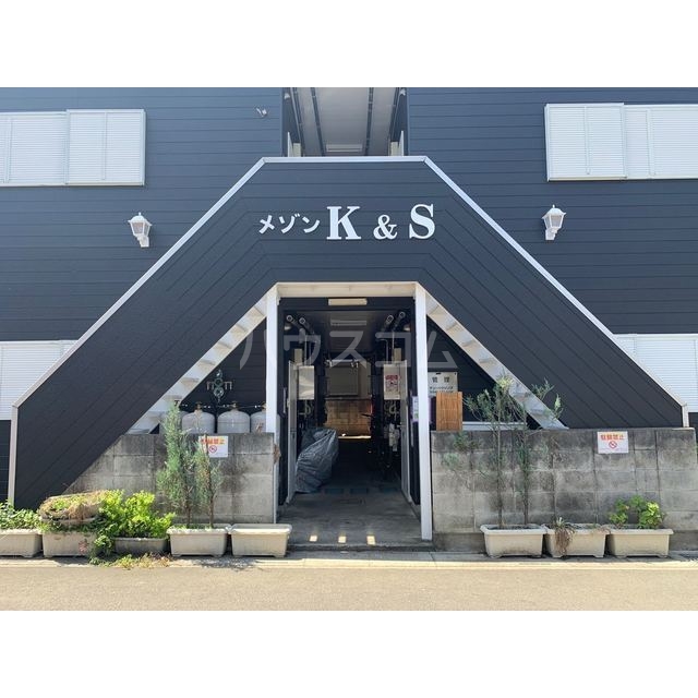 21/29 エントランス