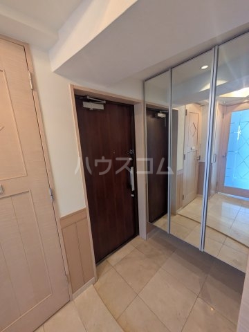 25/30 エントランス