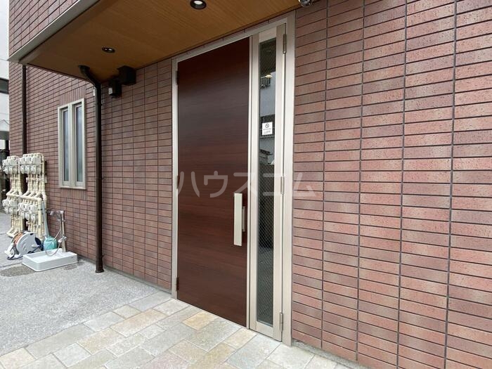 14/16 エントランス