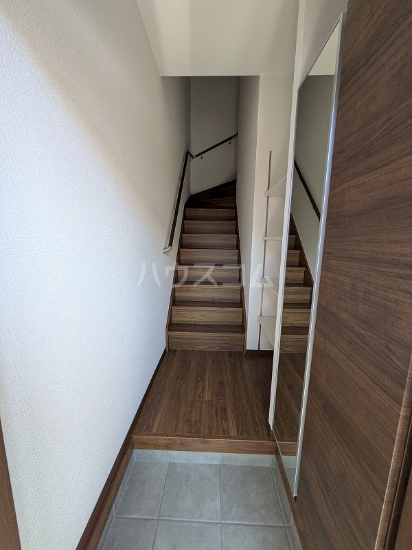 14/30 玄関