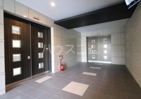 15/17 エントランス