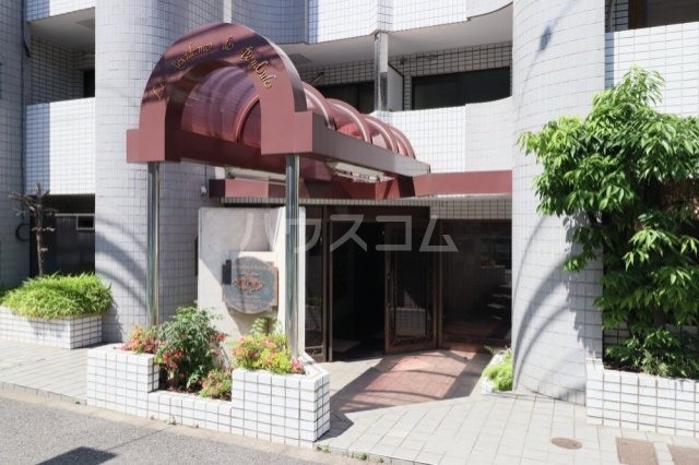 24/30 エントランス