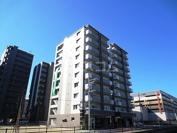 21/26 エントランス