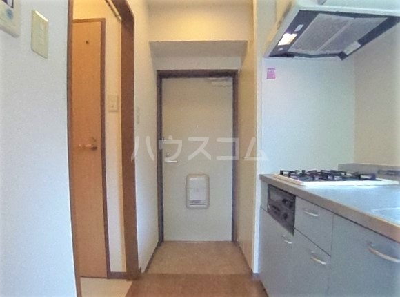 22/28 エントランス