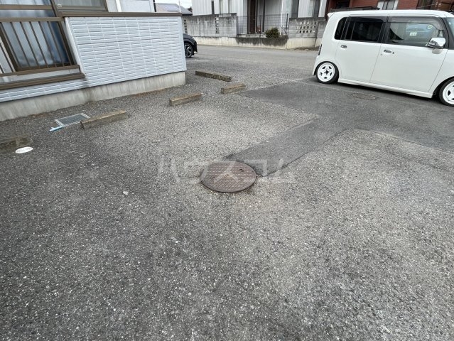 2/4 駐車場