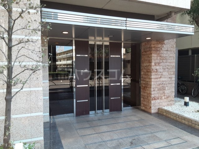 20/26 エントランス