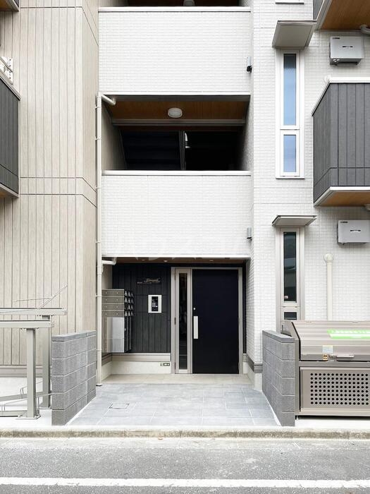 18/24 エントランス