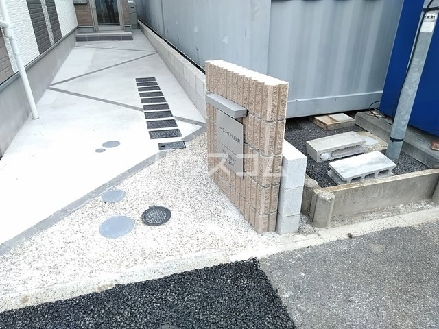 26/30 エントランス