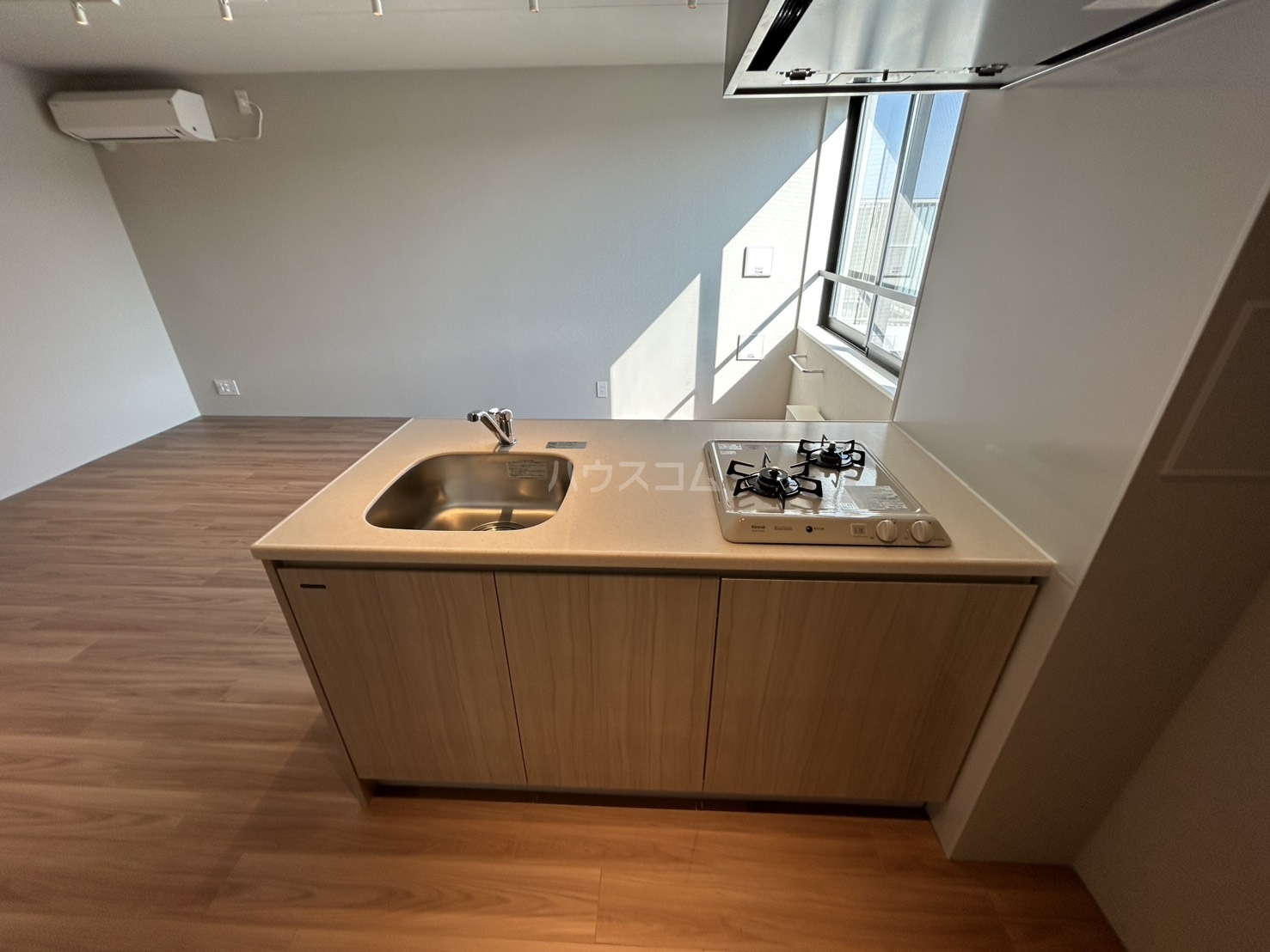 13/22 エントランス