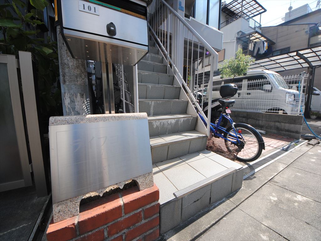 29/30 エントランス