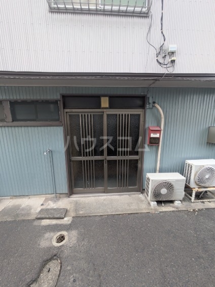 18/26 エントランス