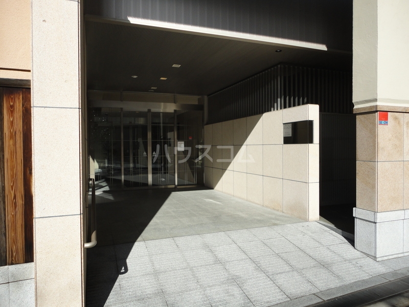 24/29 エントランス