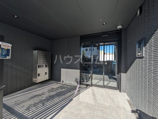 25/30 エントランス