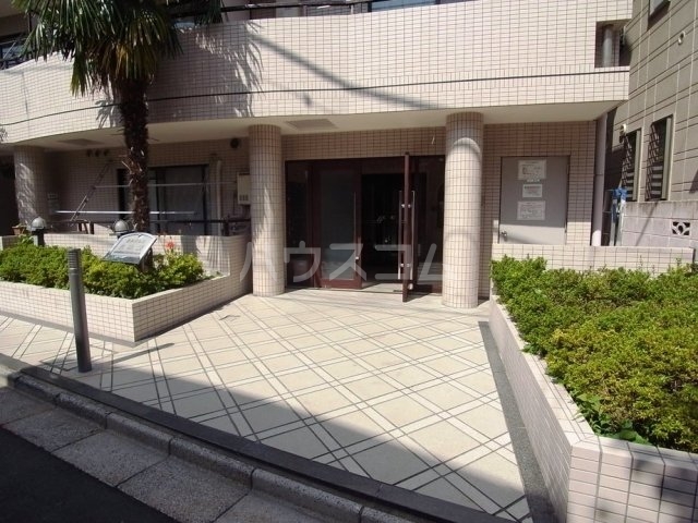 2/5 エントランス