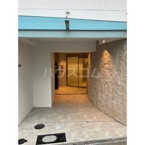 15/15 エントランス