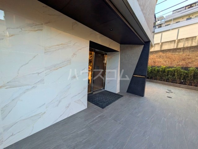 17/20 エントランス