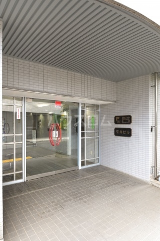 17/27 エントランス