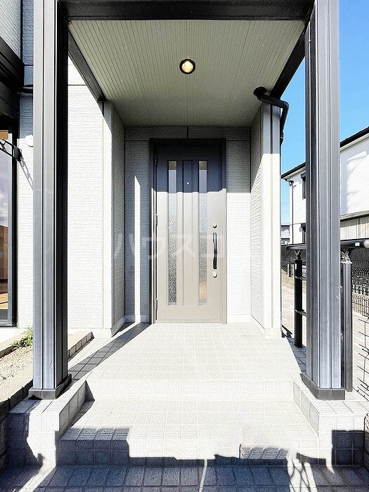 28/30 エントランス