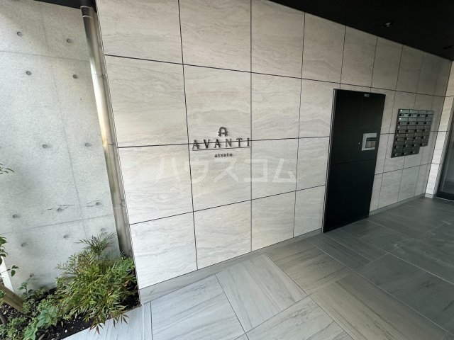 28/30 エントランス