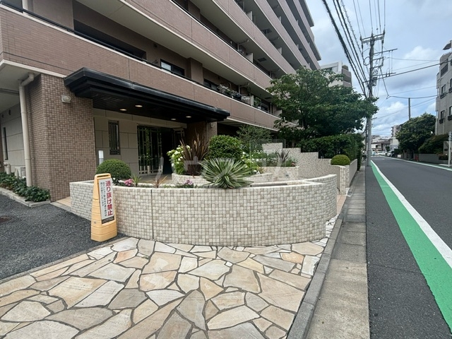 28/30 エントランス