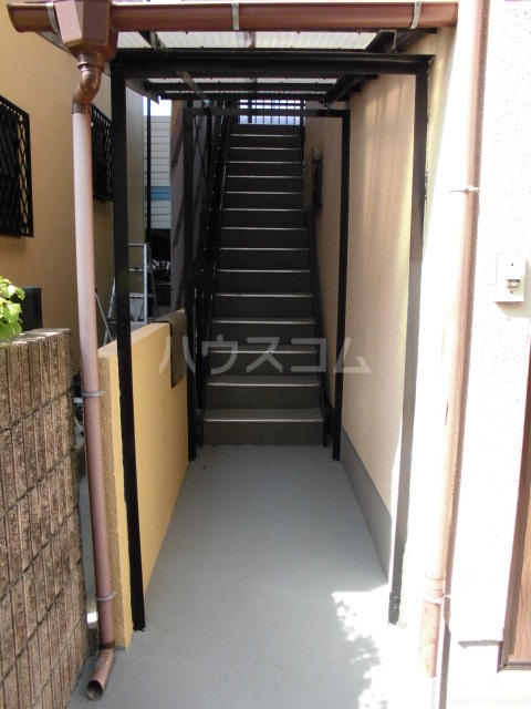 15/23 エントランス