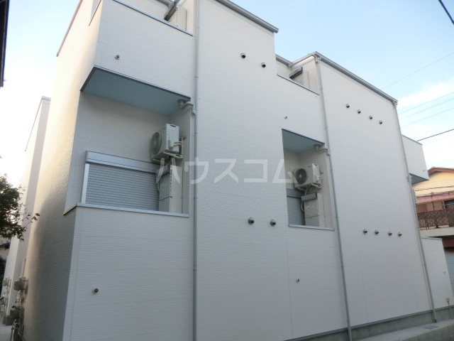 21/30 エントランス