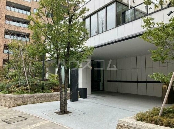 15/23 エントランス