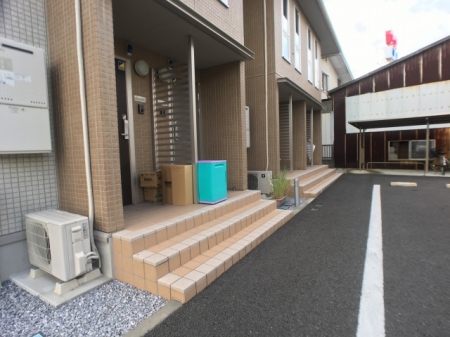 19/20 エントランス