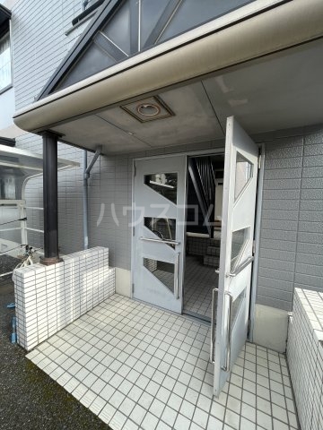 20/30 エントランス