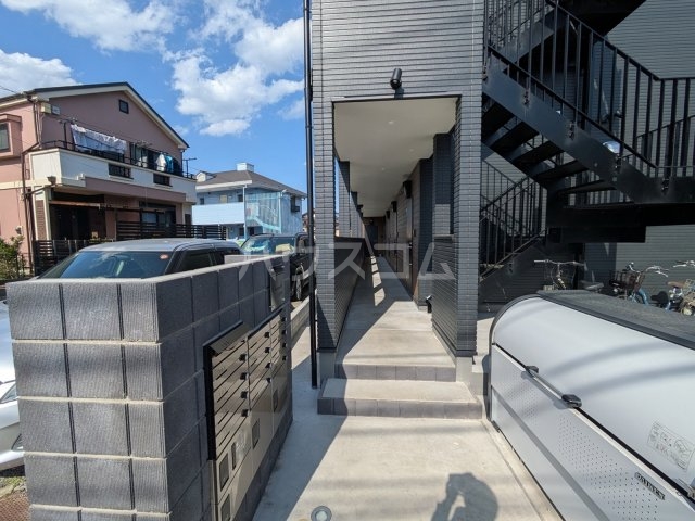 22/30 エントランス