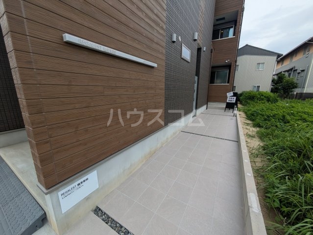 26/30 エントランス