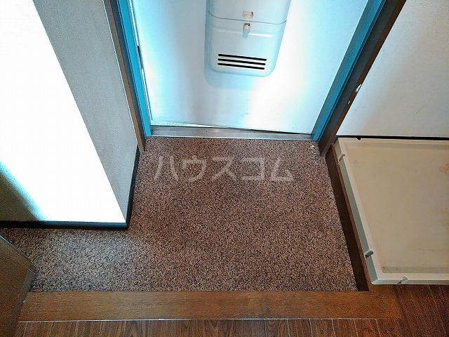 20/23 エントランス