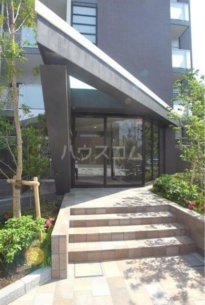 20/30 エントランス