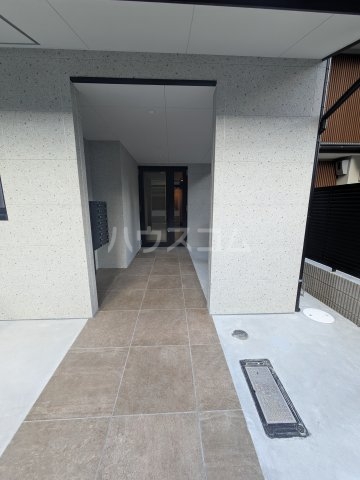 22/30 エントランス