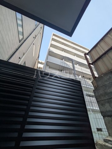 21/30 バルコニー