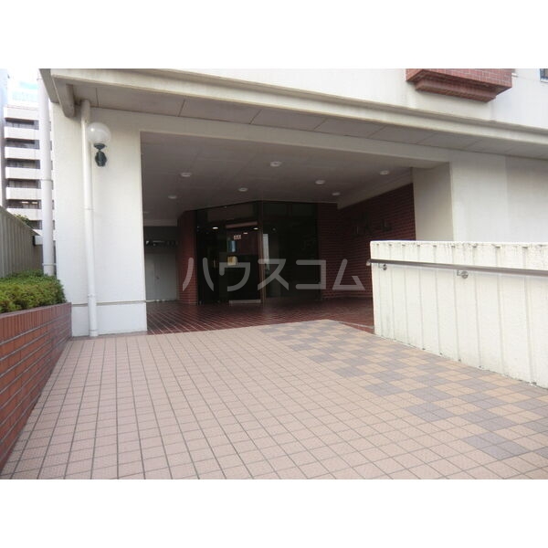 15/23 エントランス