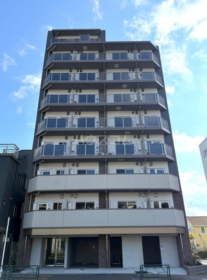 18/19 エントランス