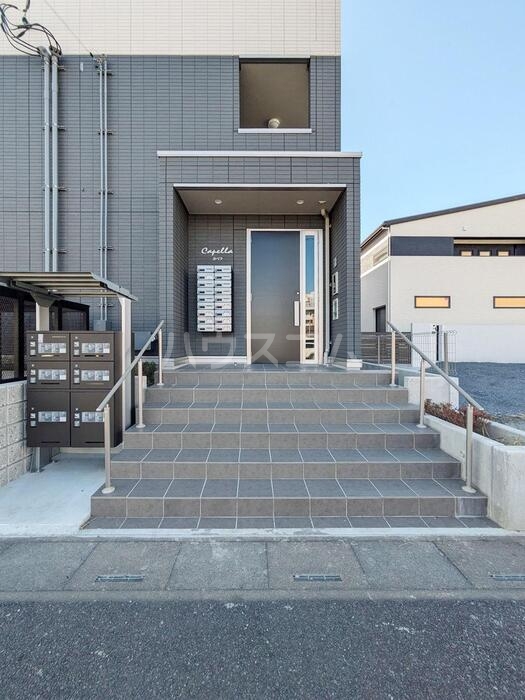 27/30 エントランス