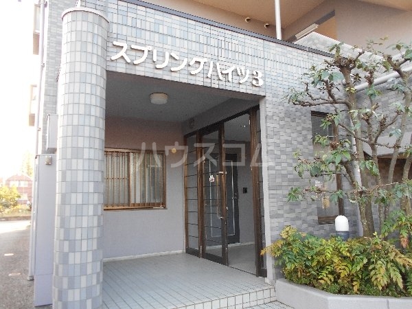 17/25 エントランス