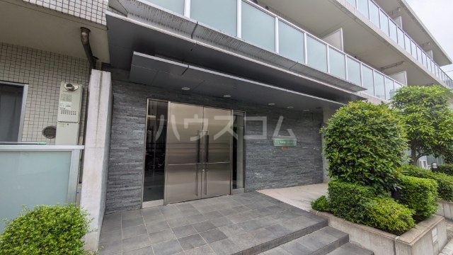 18/30 エントランス