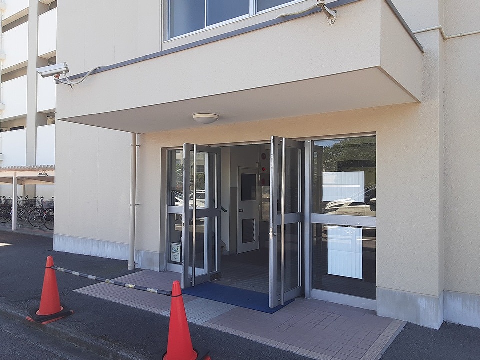 21/29 エントランス