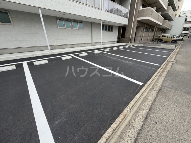 22/26 駐車場