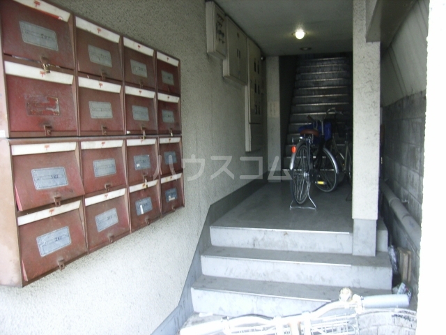 2/2 エントランス