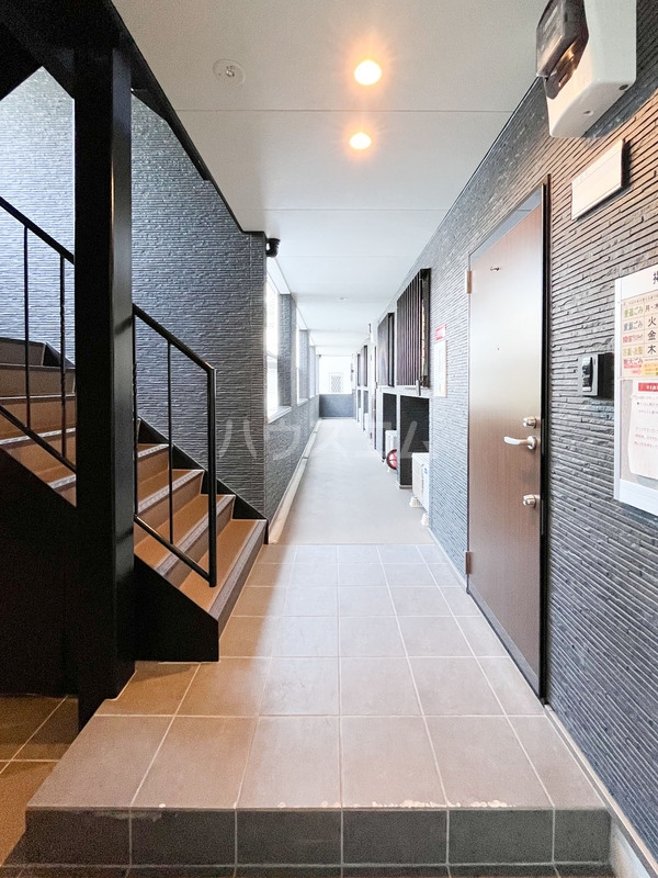 14/15 エントランス