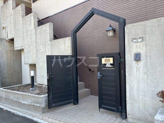 20/30 エントランス