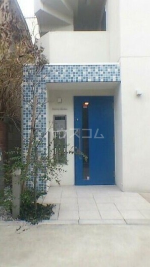 16/17 エントランス