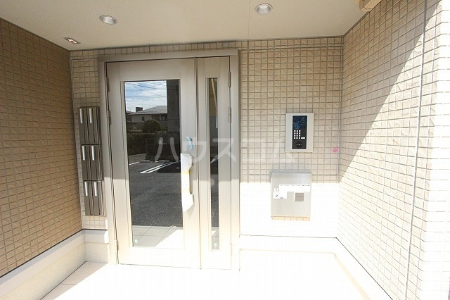 18/21 エントランス