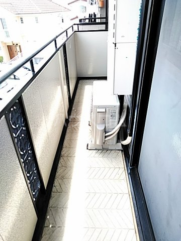 23/30 バルコニー
