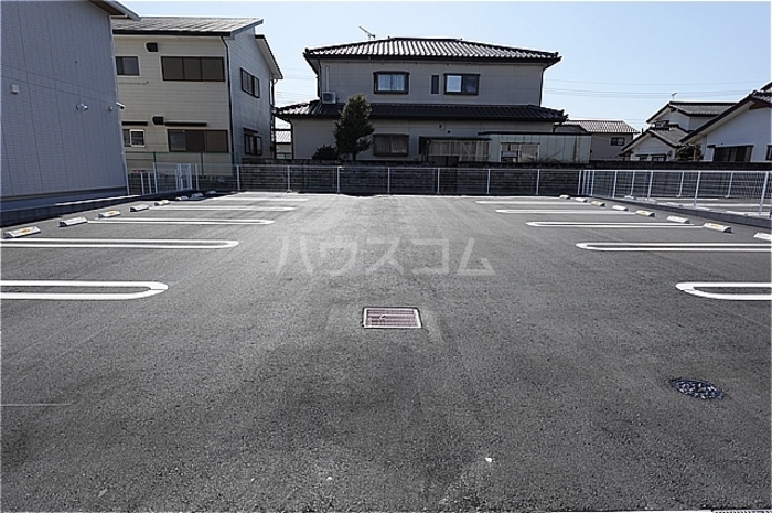 26/27 駐車場
