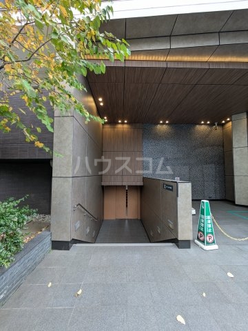 2/4 エントランス